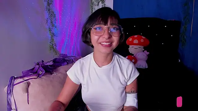 Snapshot of arysUwU chatting on February 2025 08:11:02 AM arysUwU online show from February 2025 08:11:02 AM