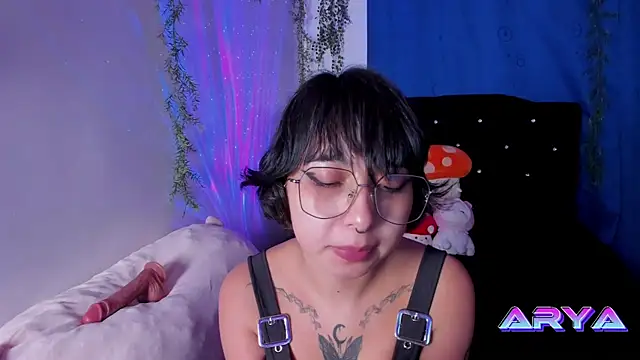 Snapshot of arysUwU chatting on February 2025 04:29:01 AM arysUwU online show from February 2025 04:29:01 AM