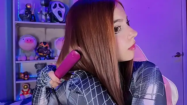 EmilyMiller  online show from November 2025 08:40:01 PM