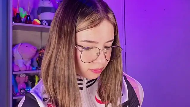 EmilyMiller  online show from February 2026 04:03:02 PM