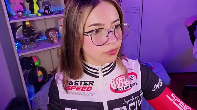 EmilyMiller  online show from March 2026 03:40:01 PM