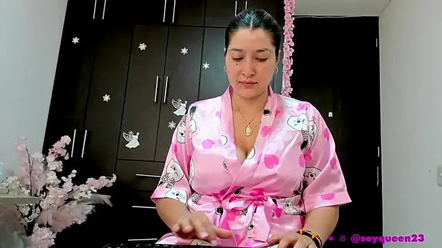 Soyqueen online show from January 2025 06:17:01 AM