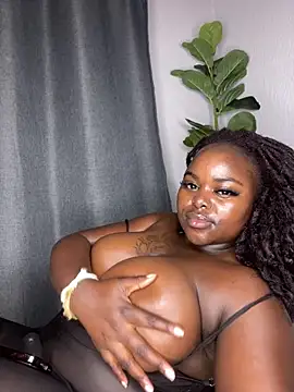 Snapshot of Honeycoco0211 chatting on October 2025 04:00:01 AM Honeycoco0211 online show from October 2025 04:00:01 AM