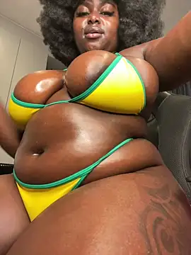 Snapshot of Honeycoco0211 chatting on May 2026 02:00:01 PM Honeycoco0211 online show from May 2026 02:00:01 PM