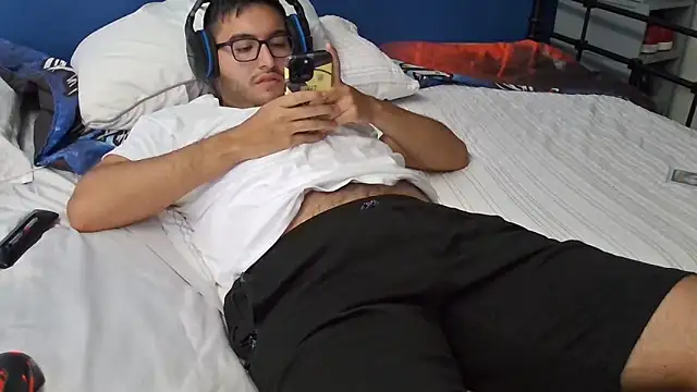 Snapshot of bwcalexander chatting on September 2025 02:51:02 PM bwcalexander online show from September 2025 02:51:02 PM