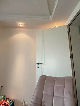 Snapshot of Lady_Knaller chatting on March 2025 09:34:02 AM Lady Knaller online show from March 2025 09:34:02 AM