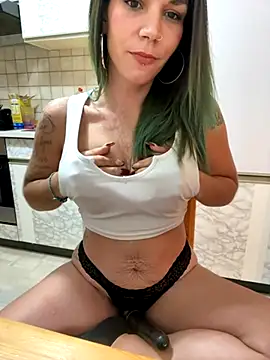 Snapshot of Lady_Knaller chatting on October 2025 07:56:01 PM Lady Knaller online show from October 2025 07:56:01 PM