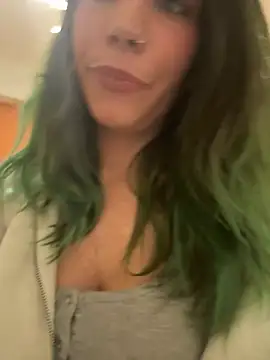 Snapshot of Lady_Knaller chatting on October 2025 07:03:02 PM Lady Knaller online show from October 2025 07:03:02 PM