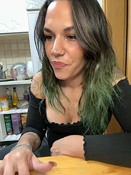 Snapshot of Lady_Knaller chatting on October 2025 06:50:02 PM Lady Knaller online show from October 2025 06:50:02 PM