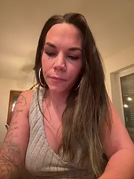 Snapshot of Lady_Knaller chatting on February 2026 08:34:01 PM Lady Knaller online show from February 2026 08:34:01 PM