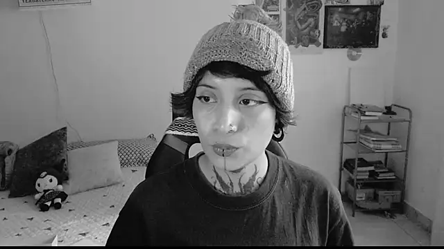 Snapshot of _Apola_77 chatting on February 2025 09:37:01 PM Apola 77 online show from February 2025 09:37:01 PM