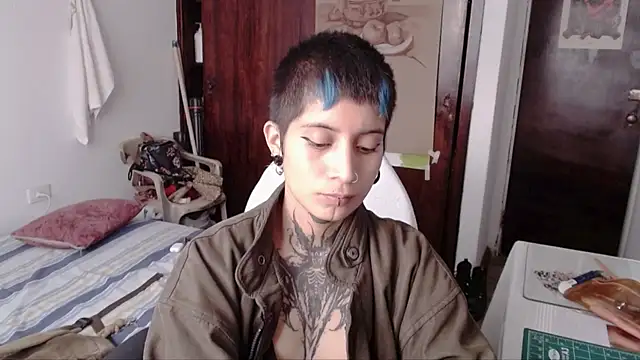 Snapshot of _Apola_77 chatting on October 2025 10:19:02 PM Apola 77 online show from October 2025 10:19:02 PM