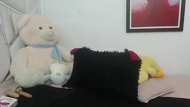 Snapshot of celestesouzalatin chatting on January 2025 08:57:02 PM celestesouzalatin online show from January 2025 08:57:02 PM