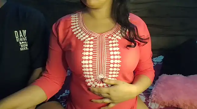 Trezza online show from March 2025 08:40:01 PM