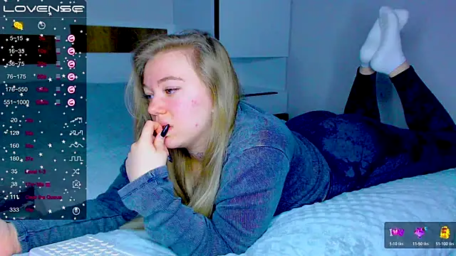 Snapshot of kitti_kaattt chatting on December 2024 03:15:02 AM kitti kaattt online show from December 2024 03:15:02 AM