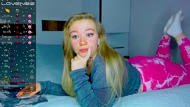 Snapshot of kitti_kaattt chatting on December 2024 03:08:02 AM kitti kaattt online show from December 2024 03:08:02 AM