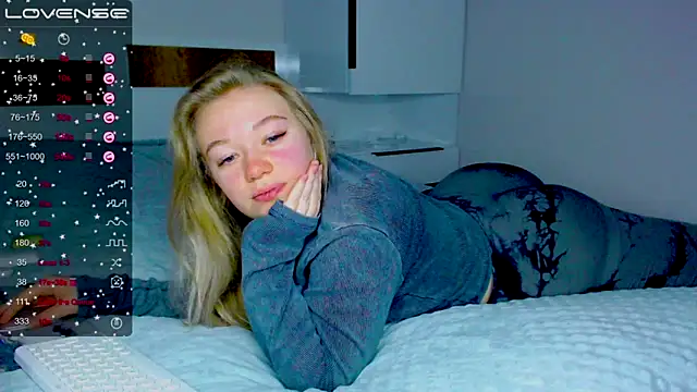 Snapshot of kitti_kaattt chatting on December 2024 02:48:02 AM kitti kaattt online show from December 2024 02:48:02 AM