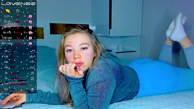 Snapshot of kitti_kaattt chatting on December 2024 03:49:01 AM kitti kaattt online show from December 2024 03:49:01 AM