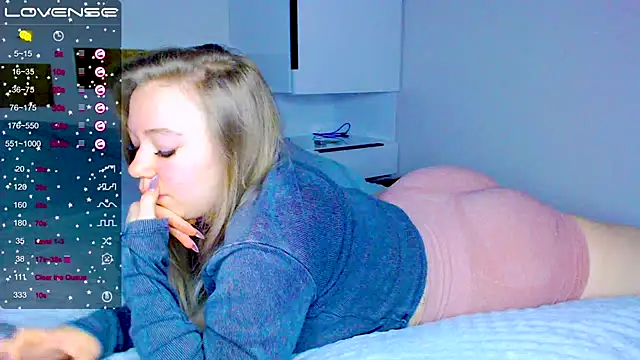 Snapshot of kitti_kaattt chatting on January 2025 04:11:02 AM kitti kaattt online show from January 2025 04:11:02 AM