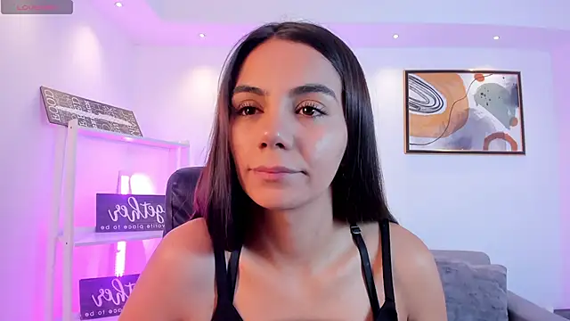 Snapshot of martina_mancini chatting on May 2026 02:24:02 PM martina mancini online show from May 2026 02:24:02 PM