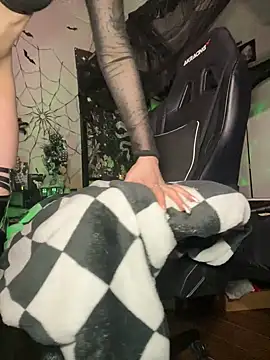 Snapshot of marleymaxwell chatting on January 2025 04:55:01 AM marleymaxwell online show from January 2025 04:55:01 AM