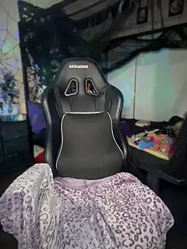 Snapshot of marleymaxwell chatting on January 2025 04:58:01 AM marleymaxwell online show from January 2025 04:58:01 AM