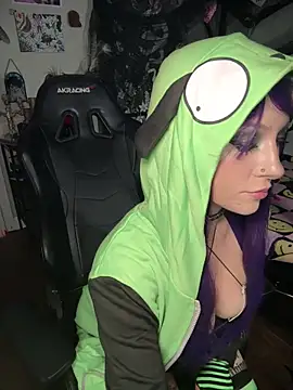 Snapshot of marleymaxwell chatting on October 2025 01:36:02 AM marleymaxwell online show from October 2025 01:36:02 AM