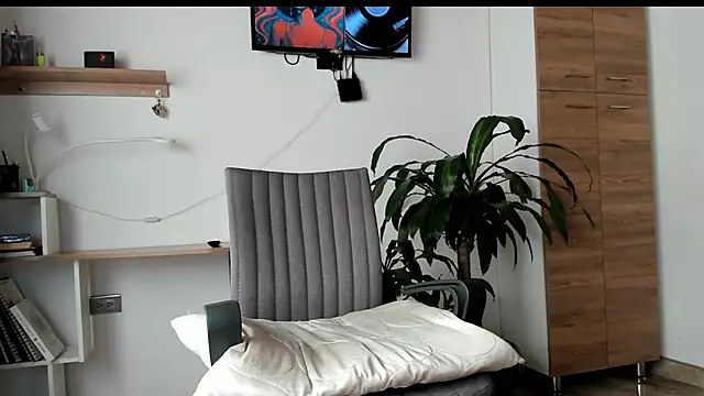 manucute 23  online show from May 2026 09:34:01 PM