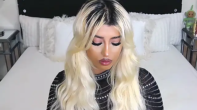 GiseleReine online show from March 2026 01:54:02 PM