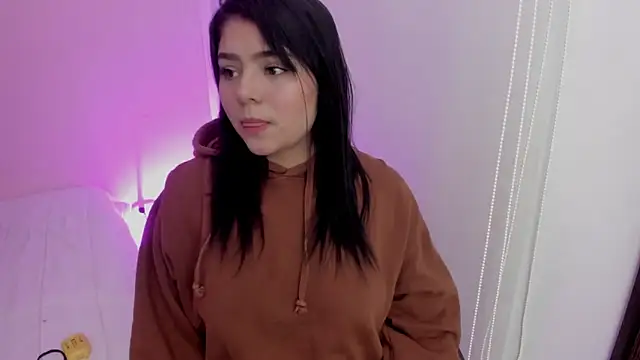 Snapshot of Oriana_Guzman chatting on April 2026 04:41:01 AM Oriana Guzman online show from April 2026 04:41:01 AM