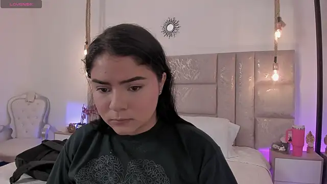 Oriana Guzman online show from July 2026 10:11:01 PM