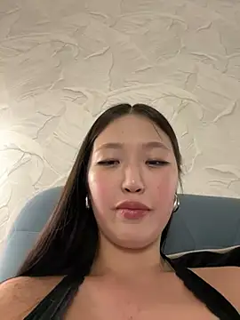 Snapshot of Aiko_Yumi chatting on January 2025 03:55:02 PM Aiko Yumi online show from January 2025 03:55:02 PM