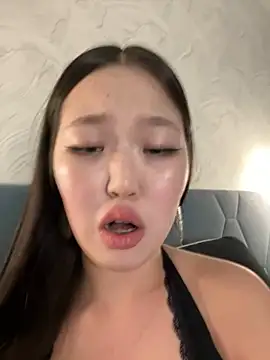 Snapshot of Aiko_Yumi chatting on March 2025 07:05:01 PM Aiko Yumi online show from March 2025 07:05:01 PM