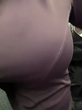 Snapshot of Aiko_Yumi chatting on November 2025 02:21:02 PM Aiko Yumi online show from November 2025 02:21:02 PM