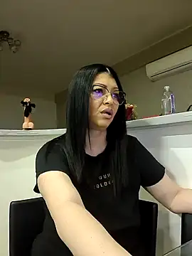 Milf Abigail online show from February 2025 11:04:02 PM