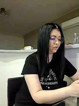 Milf Abigail online show from March 2025 02:27:01 AM