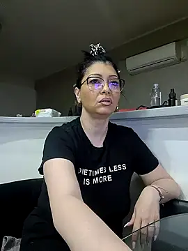 Milf Abigail online show from March 2025 01:56:02 AM