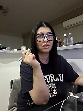 Milf Abigail online show from October 2025 10:54:02 PM