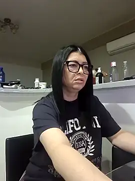 Milf Abigail online show from November 2025 03:08:02 AM