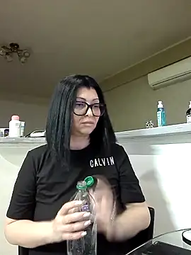 Milf Abigail online show from March 2026 03:22:02 AM