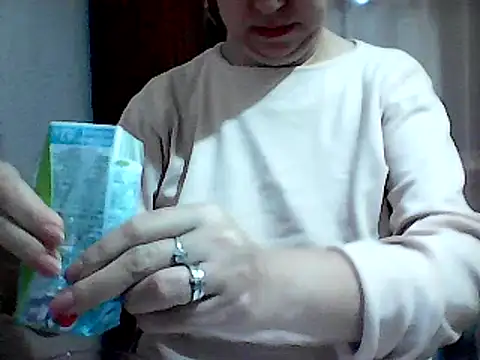 Snapshot of AnaXBerry chatting on January 2025 05:59:02 PM AnaXBerry online show from January 2025 05:59:02 PM