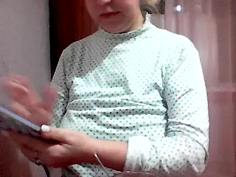 Snapshot of AnaXBerry chatting on February 2025 05:54:02 PM AnaXBerry online show from February 2025 05:54:02 PM