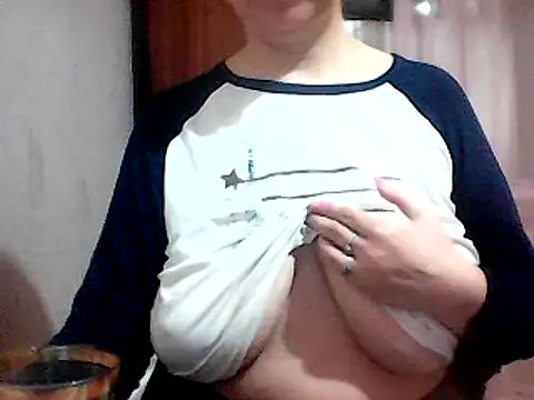 Snapshot of AnaXBerry chatting on March 2025 06:10:02 PM AnaXBerry online show from March 2025 06:10:02 PM