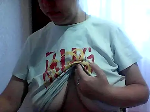 Snapshot of AnaXBerry chatting on September 2025 06:15:02 AM AnaXBerry online show from September 2025 06:15:02 AM