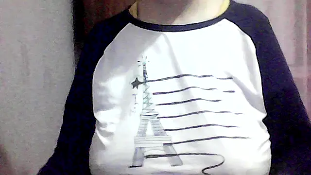 Snapshot of AnaXBerry chatting on October 2025 06:42:02 PM AnaXBerry online show from October 2025 06:42:02 PM