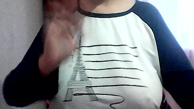 Snapshot of AnaXBerry chatting on October 2025 06:14:01 AM AnaXBerry online show from October 2025 06:14:01 AM