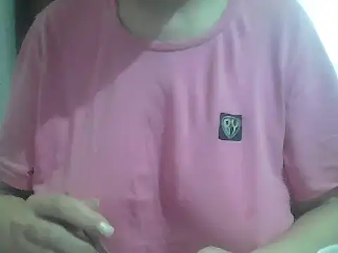 Snapshot of AnaXBerry chatting on May 2026 06:11:01 AM AnaXBerry online show from May 2026 06:11:01 AM