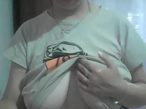AnaXBerry online show from June 2026 06:33:01 AM