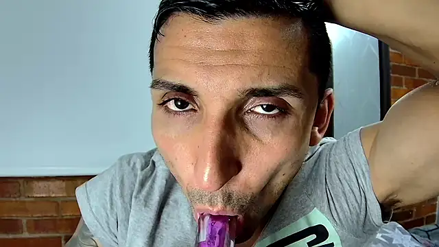 Marck Muscle online show from December 2024 02:53:01 AM