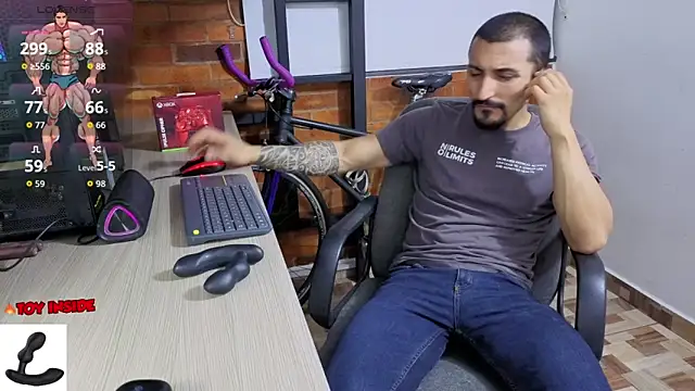 Snapshot of Marck_Muscle chatting on March 2026 12:49:01 AM Marck Muscle online show from March 2026 12:49:01 AM